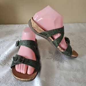 Bearpaws Green Sandals Cork Footbed Comfortable Adjustable Strap SZ 9